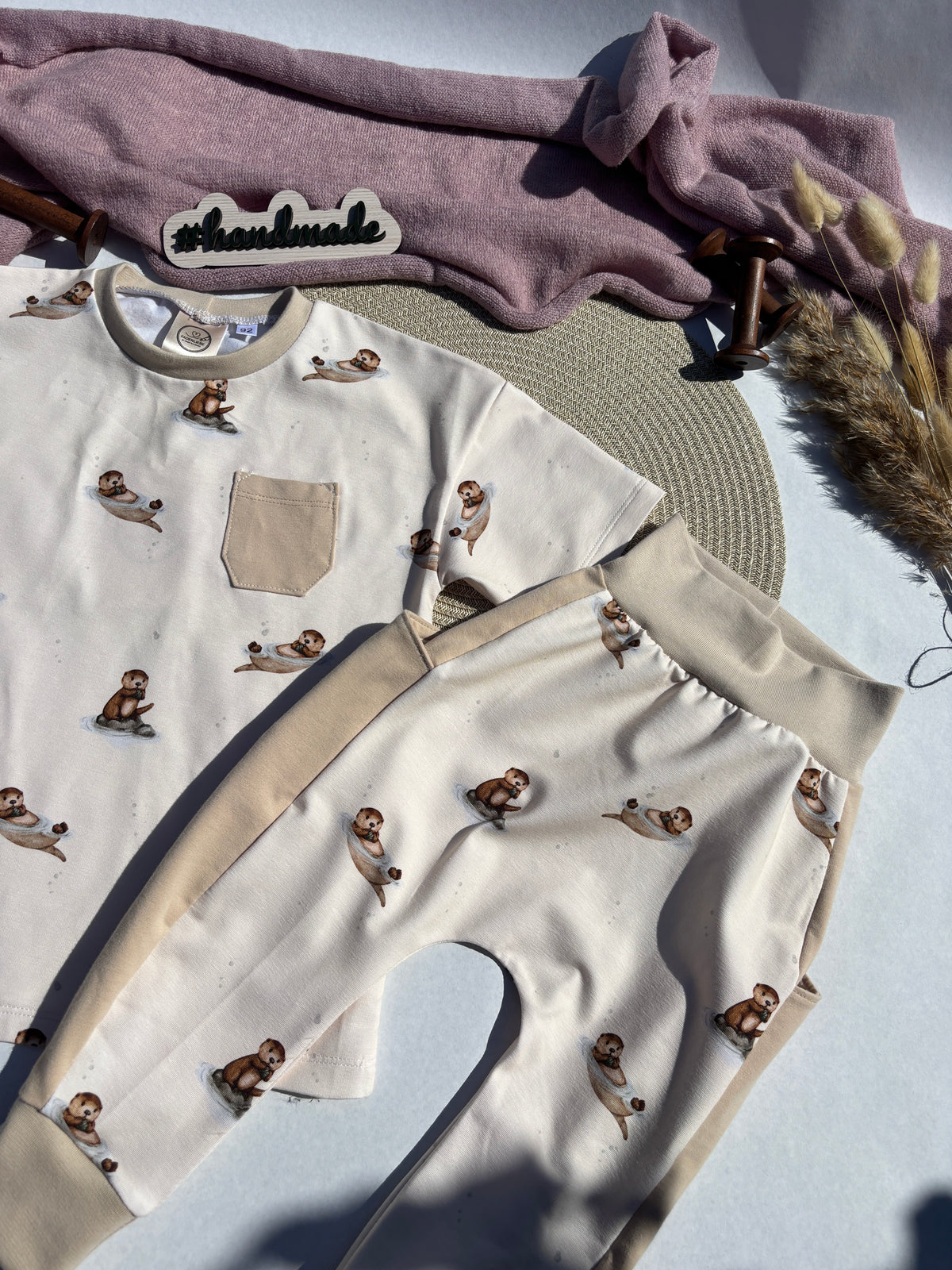 Handmade Oversized T-Shirt „Otter“