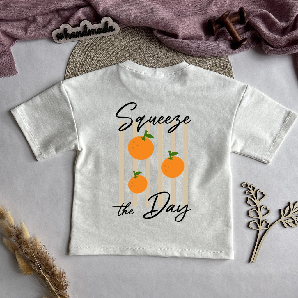 Handmade Oversized T-Shirt „Squeeze the Day"
