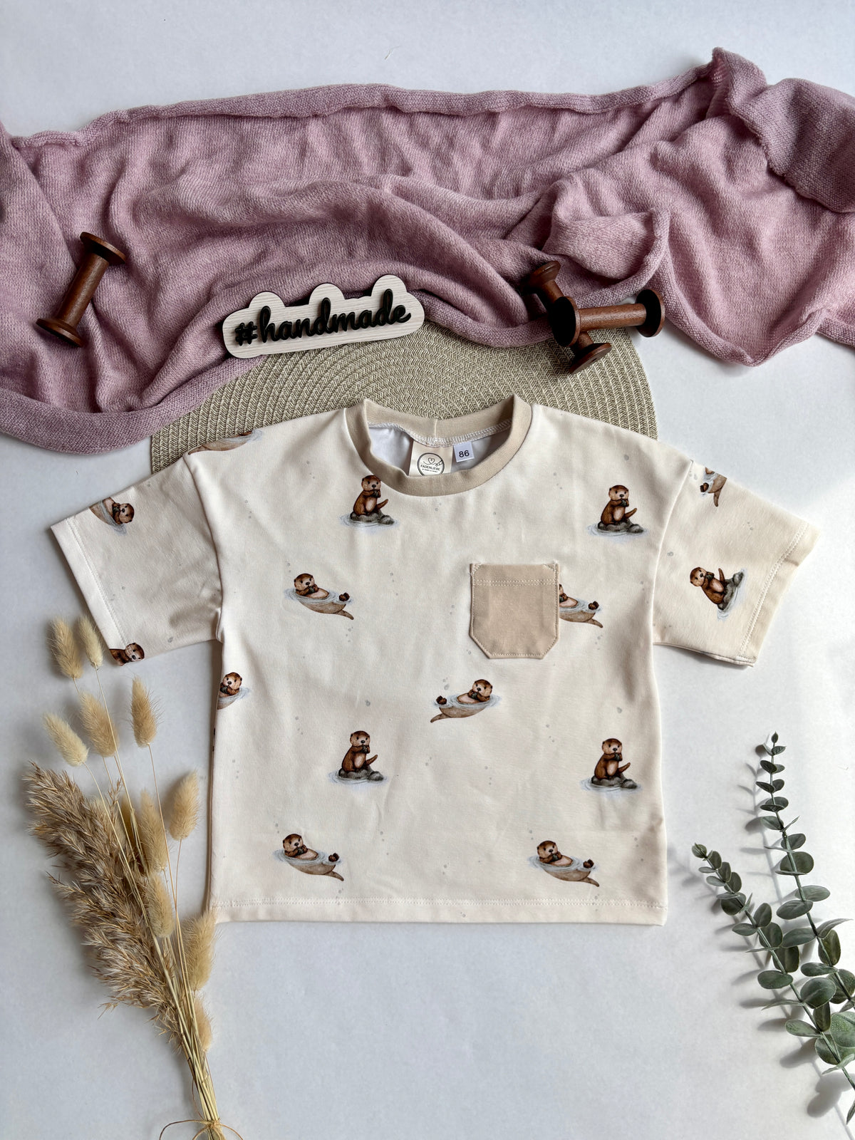Handmade Oversized T-Shirt „Otter“