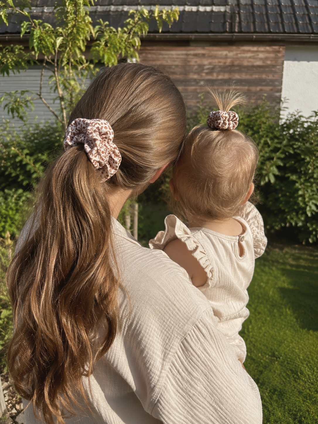 Handmade Scrunchie „Leo-Muster“