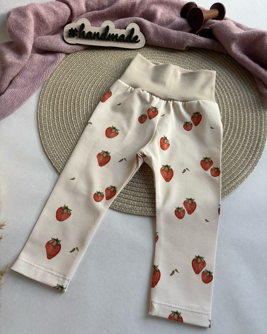 Handmade Leggings „Erdbeeren“