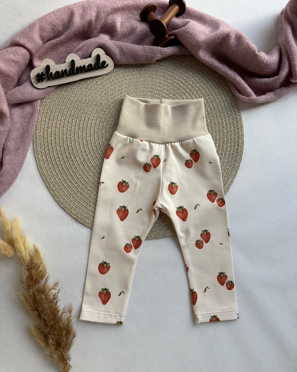 Handmade Leggings „Erdbeeren“