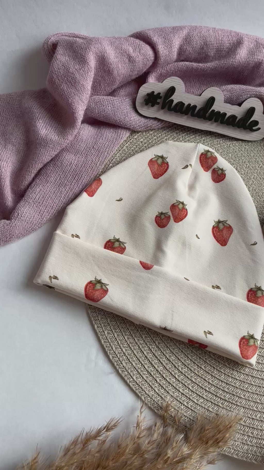 Handmade Mütze & Loop „Erdbeeren“