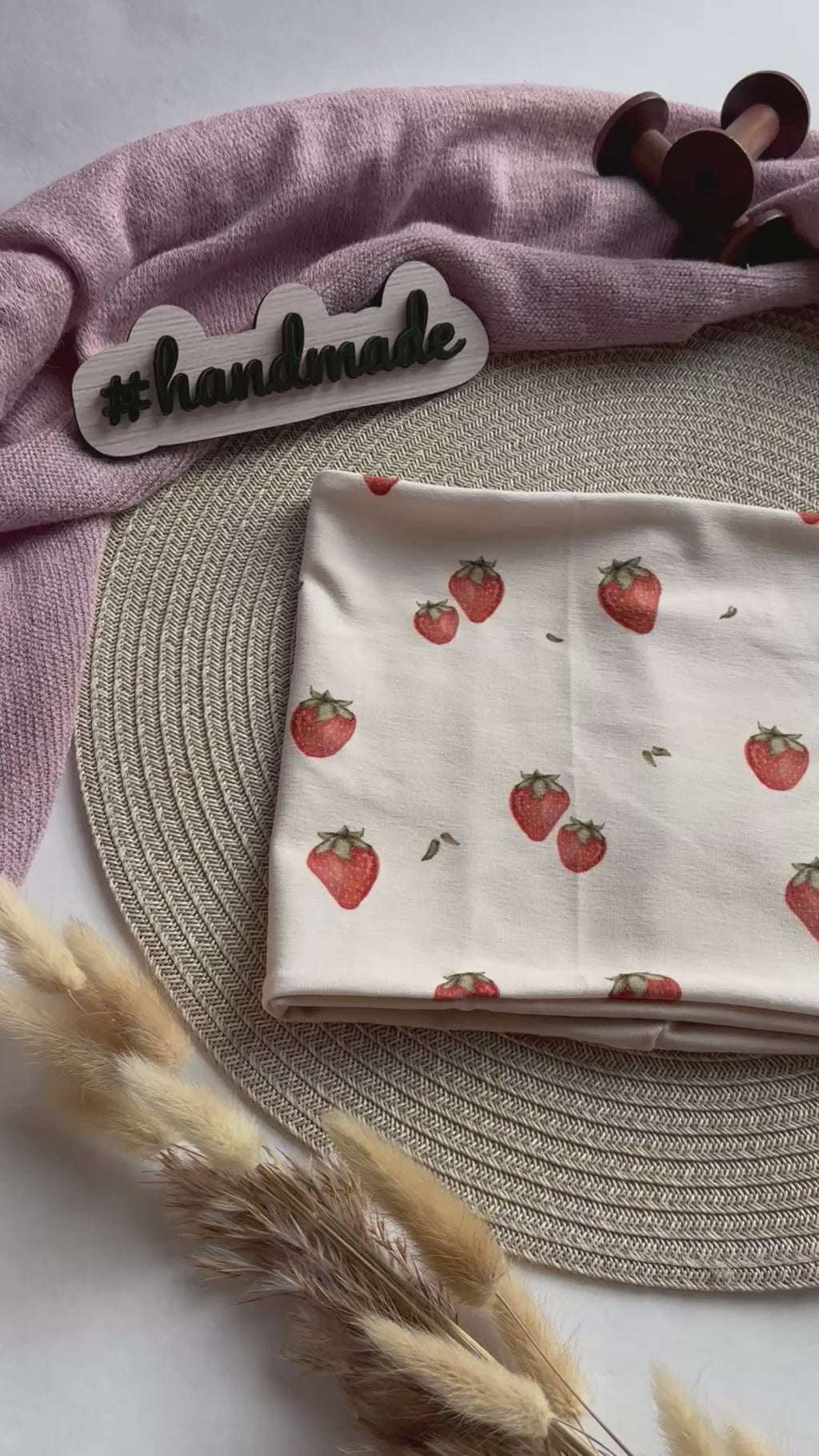 Handmade Mütze & Loop „Erdbeeren“
