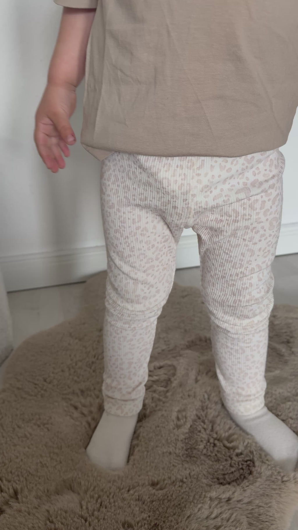 Handmade Leggings „Leo hell“