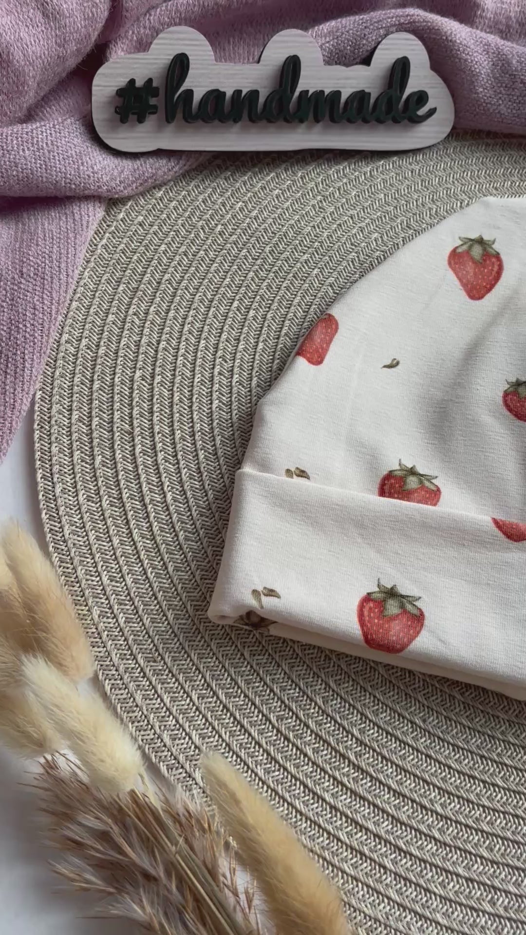 Handmade Mütze & Loop „Erdbeeren“